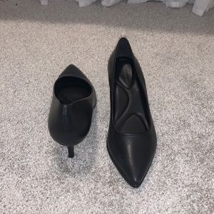 Antonio Melani kitten heel